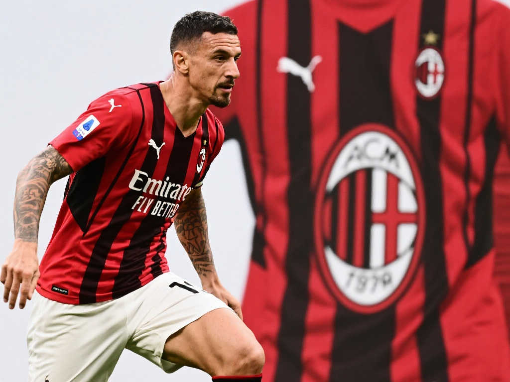 官方:沃克租借转会AC米兰,合同附带买断选项 官方:沃克租借转会AC米兰,合同附带买断选项